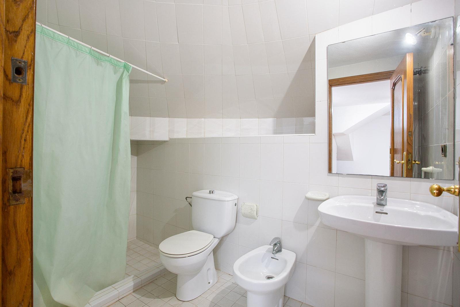 Jedinečná příležitost! Prožijte sen v této luxusní vile v prestižní urbanizaci Torreta Florida v Torrevieji