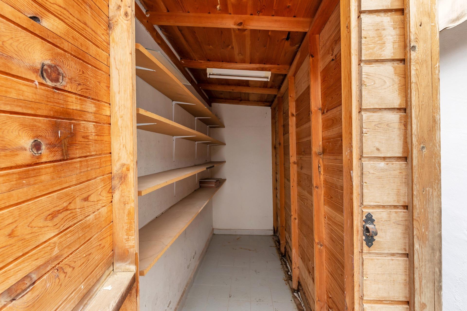 Byt orientovaný na jih, pouhých 500 metrů od Playa del Cura, Torrevieja.