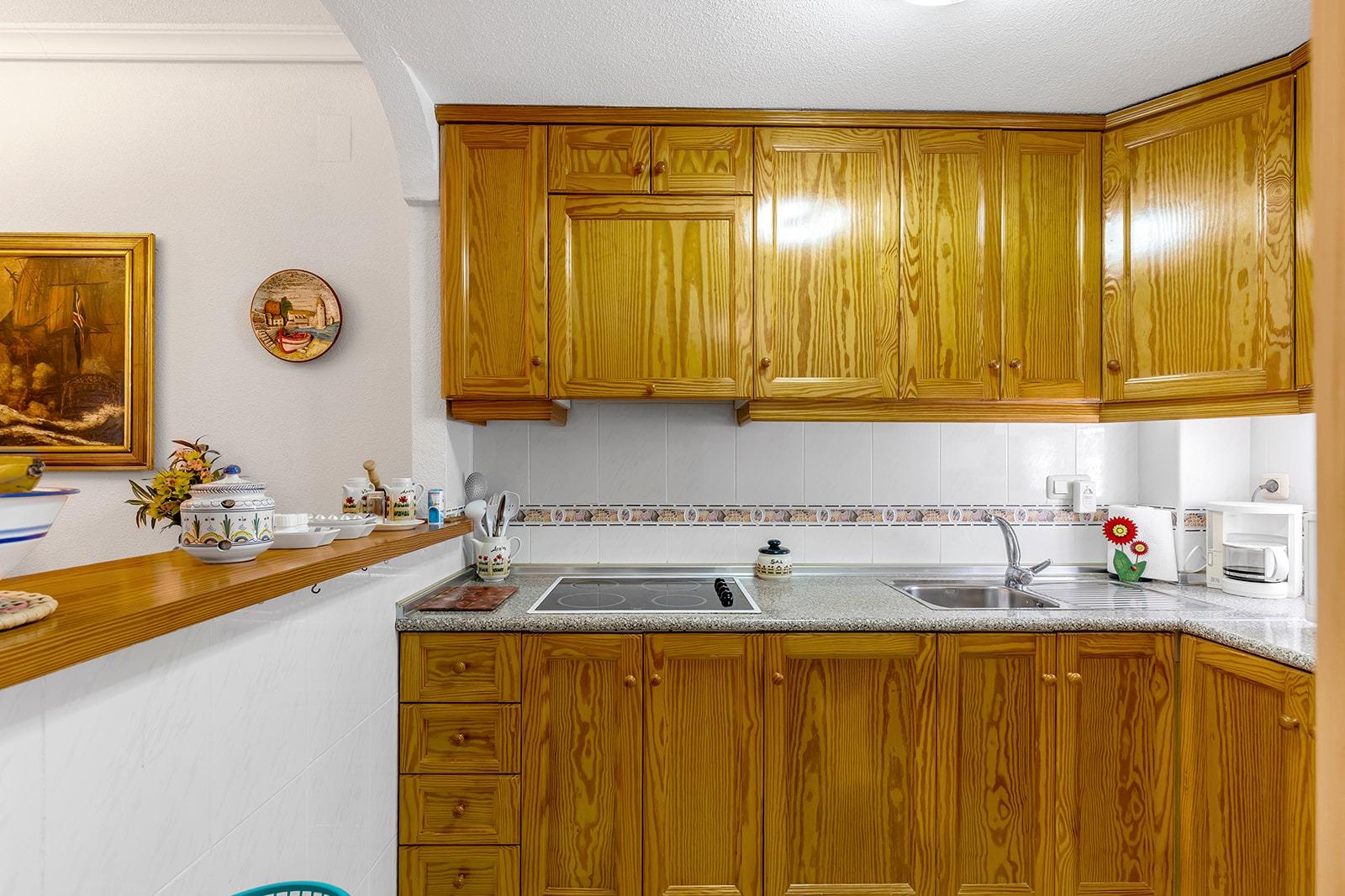 Krásný, plně zařízený polořadový bungalov k prodeji