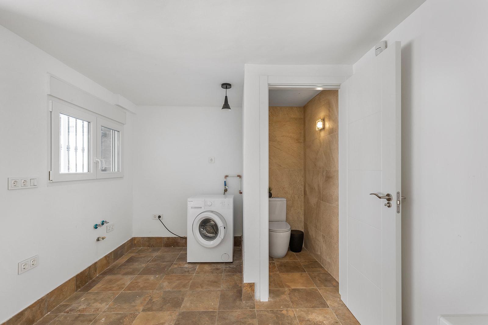 Jedinečná příležitost! Prožijte svůj sen v této luxusní vile v prestižní urbanizaci AGUAS NUEVAS v Torrevieji.