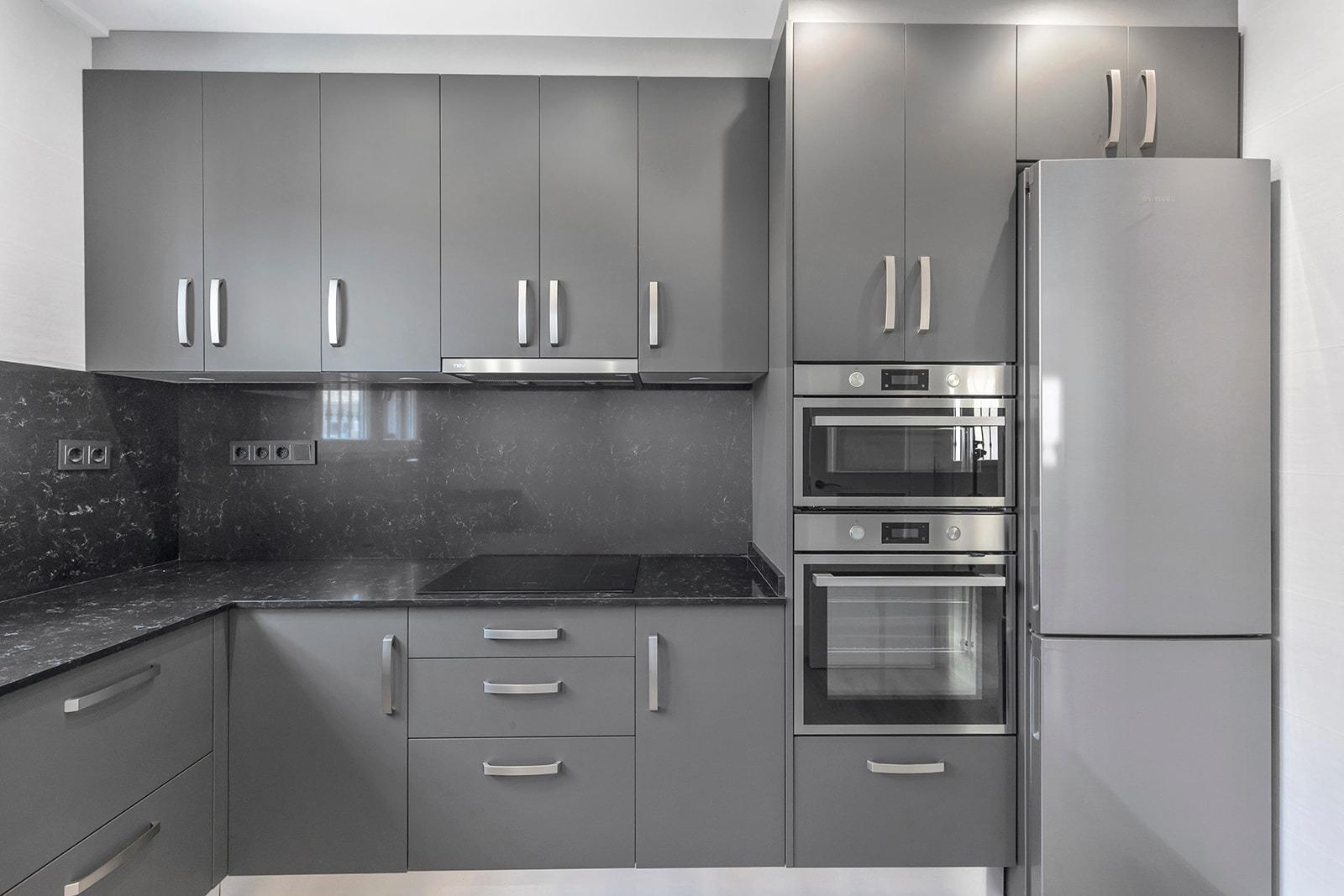 Jedinečná příležitost! Prožijte svůj sen v této luxusní vile v prestižní urbanizaci AGUAS NUEVAS v Torrevieji.