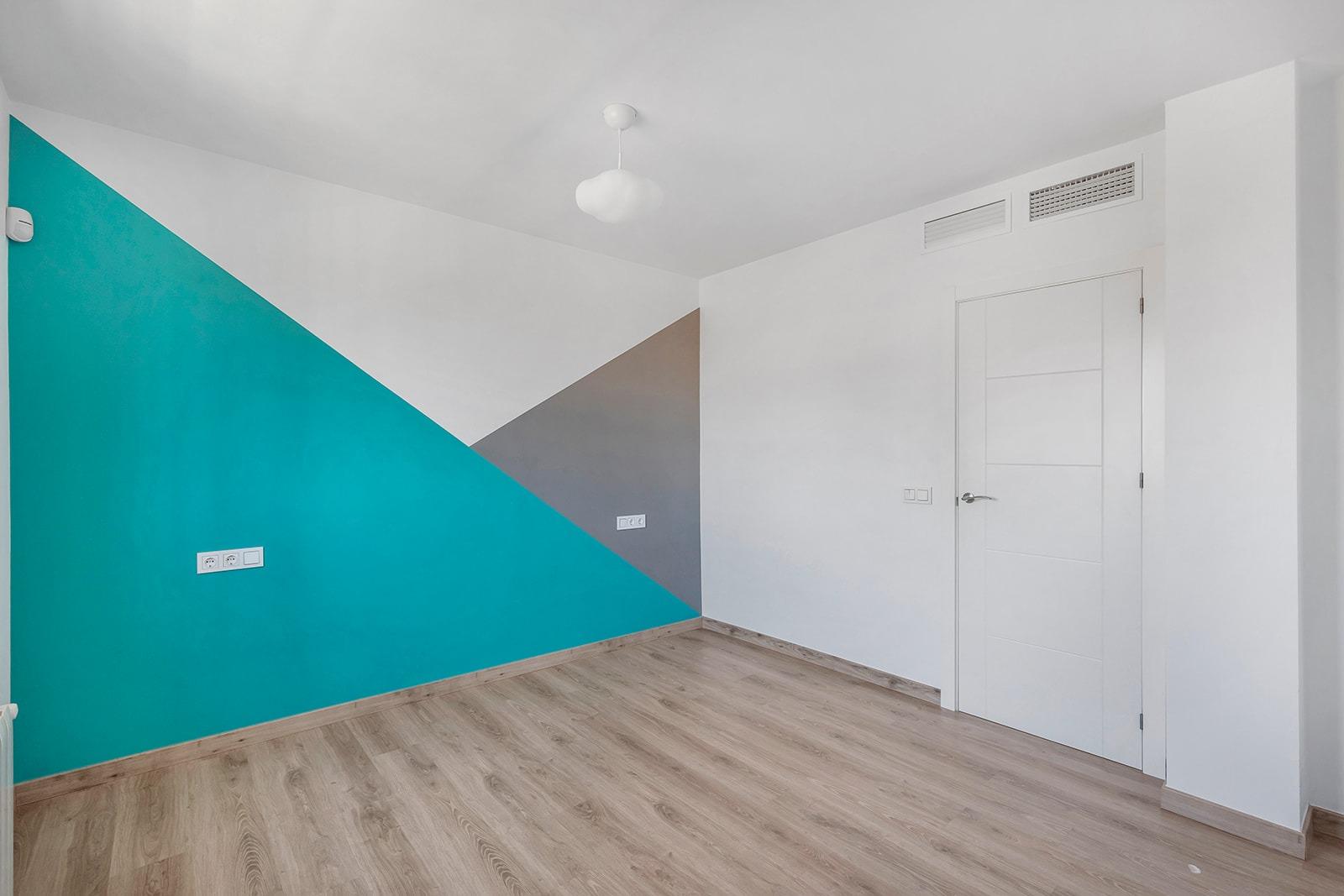 Jedinečná příležitost! Prožijte svůj sen v této luxusní vile v prestižní urbanizaci AGUAS NUEVAS v Torrevieji.