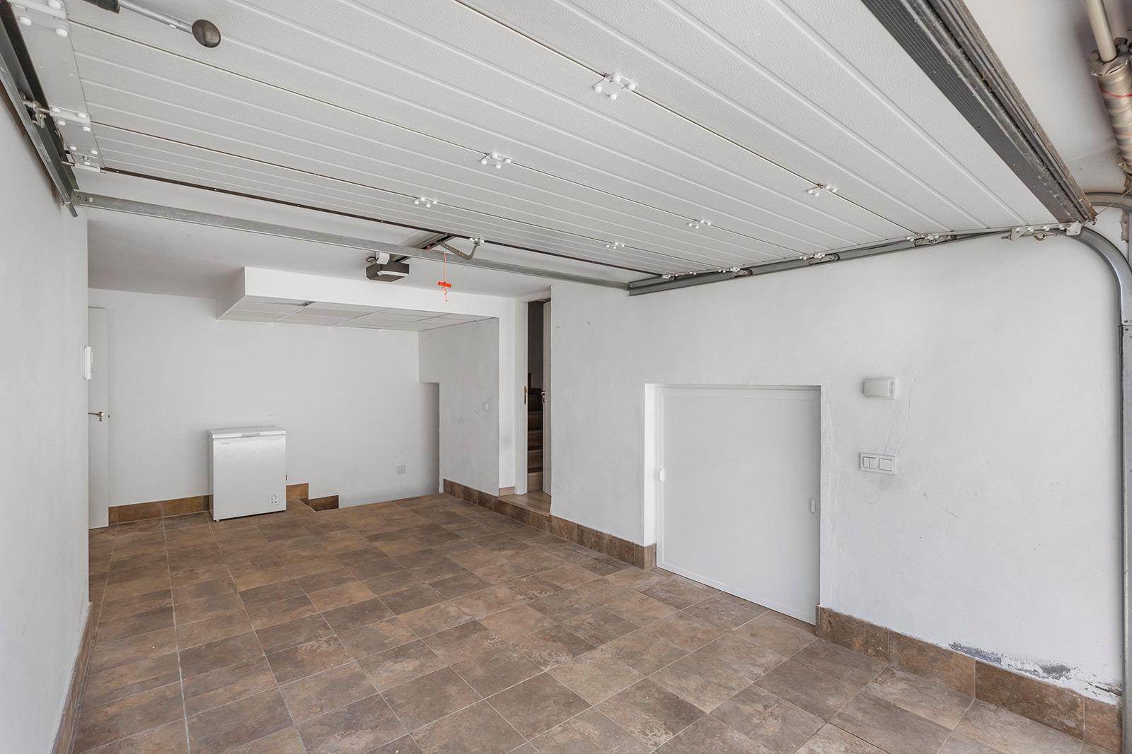 Jedinečná příležitost! Prožijte svůj sen v této luxusní vile v prestižní urbanizaci AGUAS NUEVAS v Torrevieji.