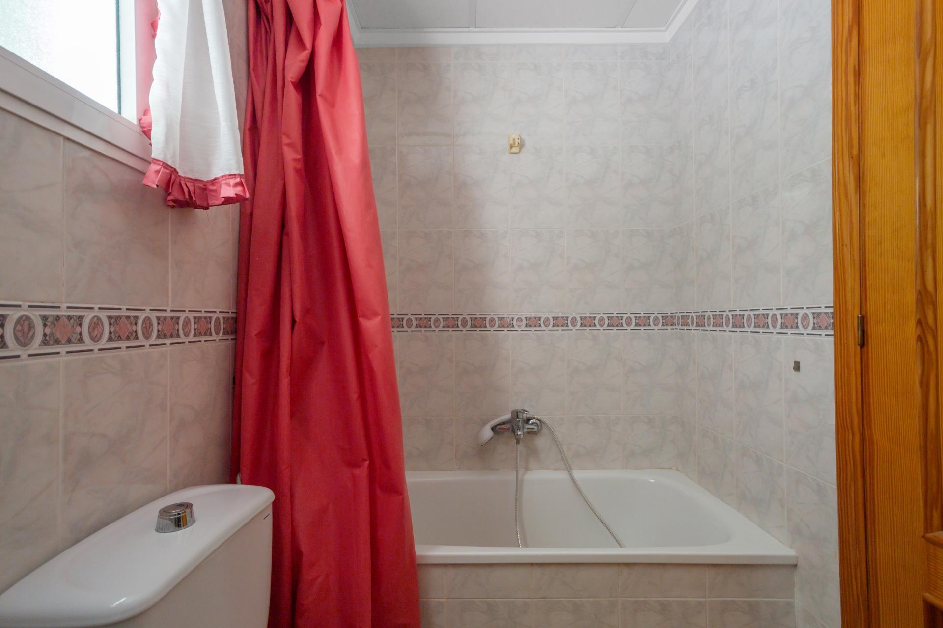 Apartmán k prodeji v Torrevieja jen pár kroků od Playa del Cura.