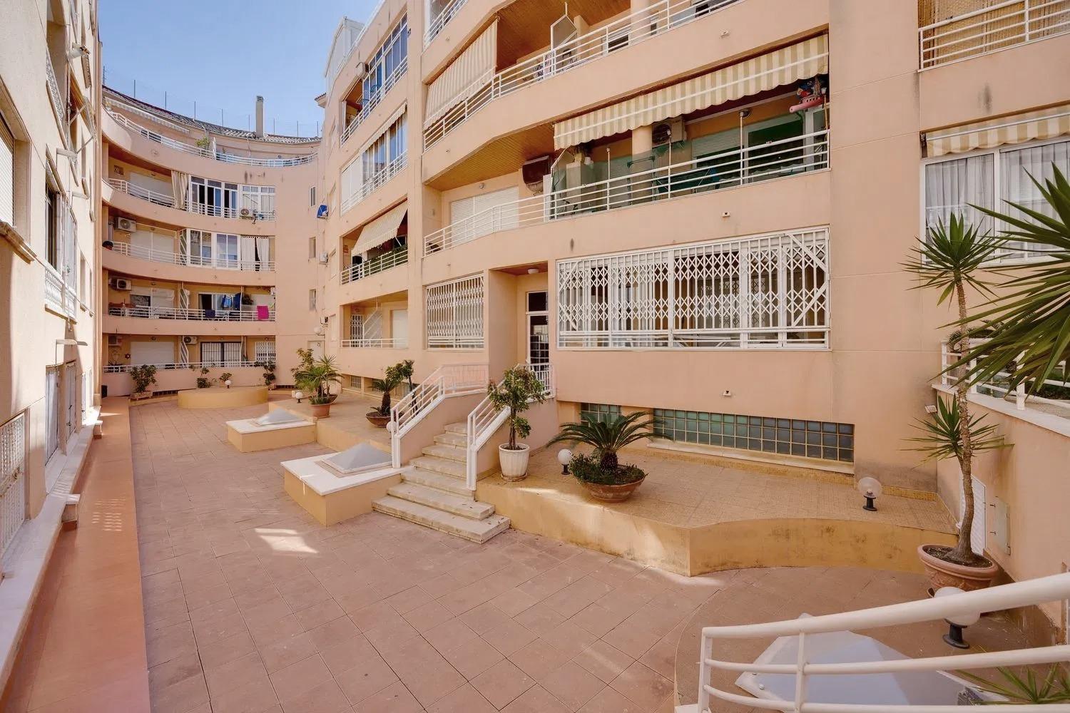 Apartmán k prodeji v Torrevieja jen pár kroků od Playa del Cura.