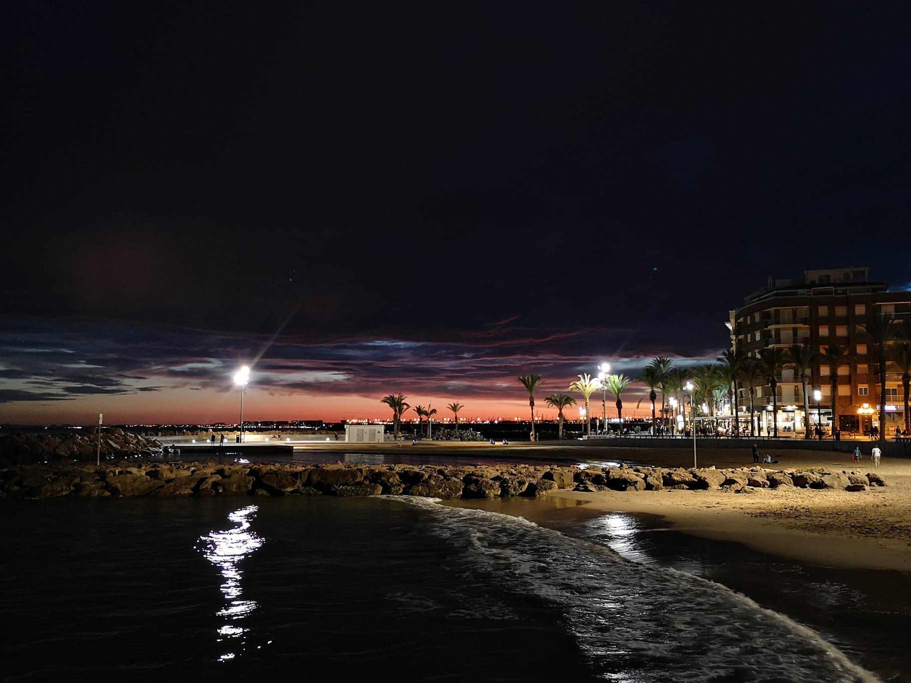 Objevte tento okouzlující byt nacházející se v oblasti Acequion v Torrevieji.