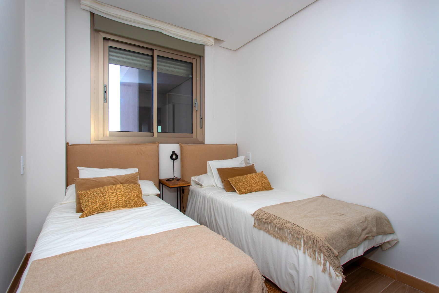 ¡Descubre tu paraíso junto al mar en esta exclusiva promoción de viviendas a sólo 100 metros de la playa del Tamarit!