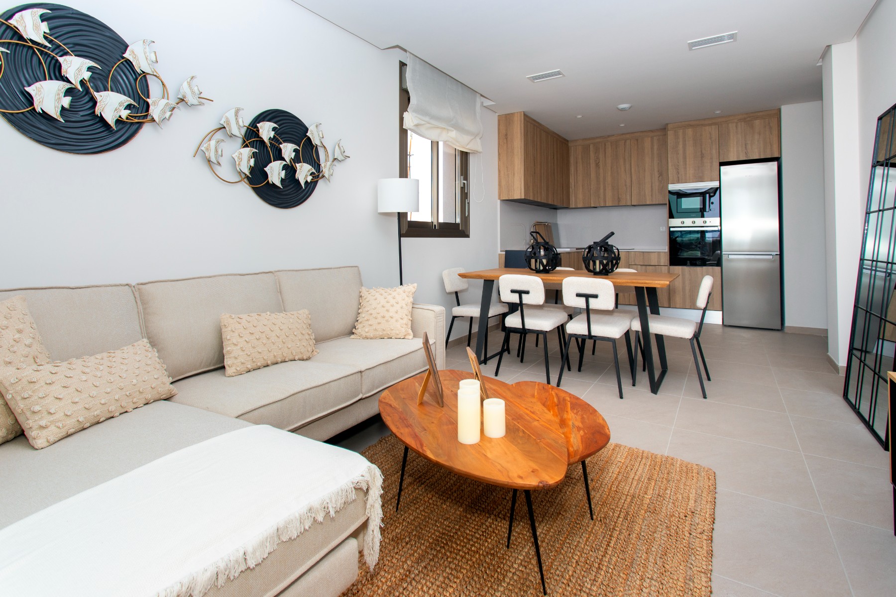 ¡Descubre tu paraíso junto al mar en esta exclusiva promoción de viviendas a sólo 100 metros de la playa del Tamarit!