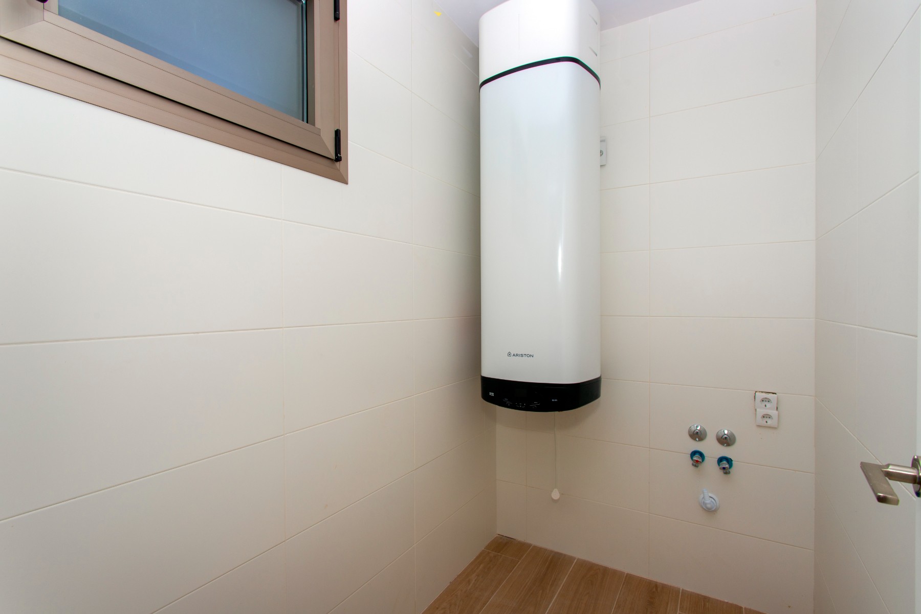 Objevte svůj ráj u moře v tomto exkluzivním rezidenčním komplexu pouhých 100 metrů od pláže Tamarit!