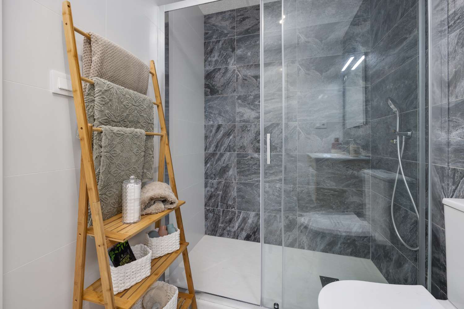 APARTMENTS WITH SPACIOUS TERRACES SAN MIGUEL DE SALINAS