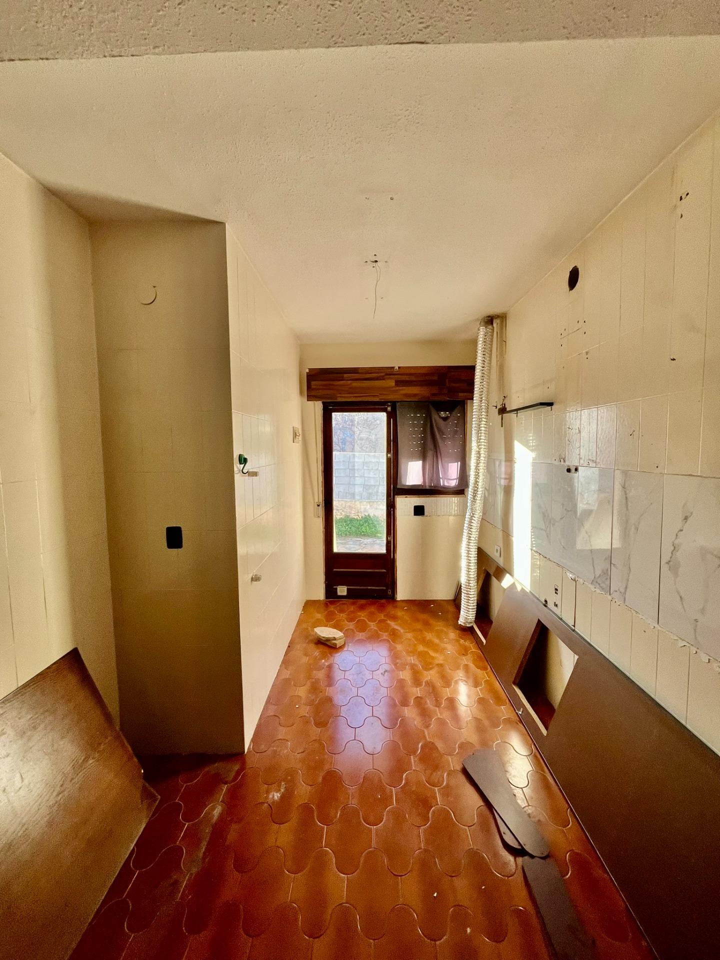 Jedinečná příležitost v Aguas Nuevas – pozemek s velkým potenciálem pro váš vysněný dům