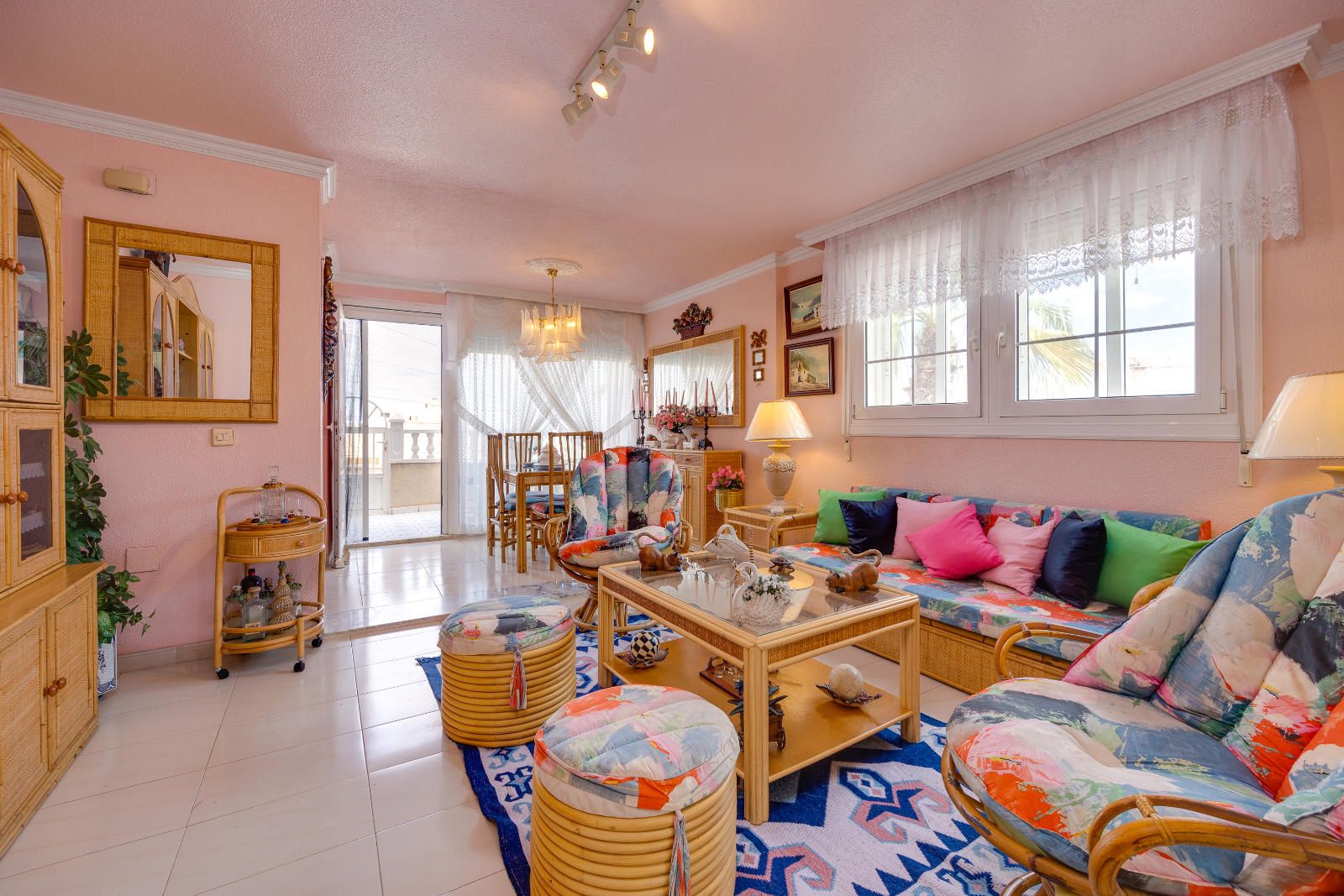 Útulný apartmán s bazénem a garáží v La Mata, Torrevieja – top lokalita pro bydlení i investici