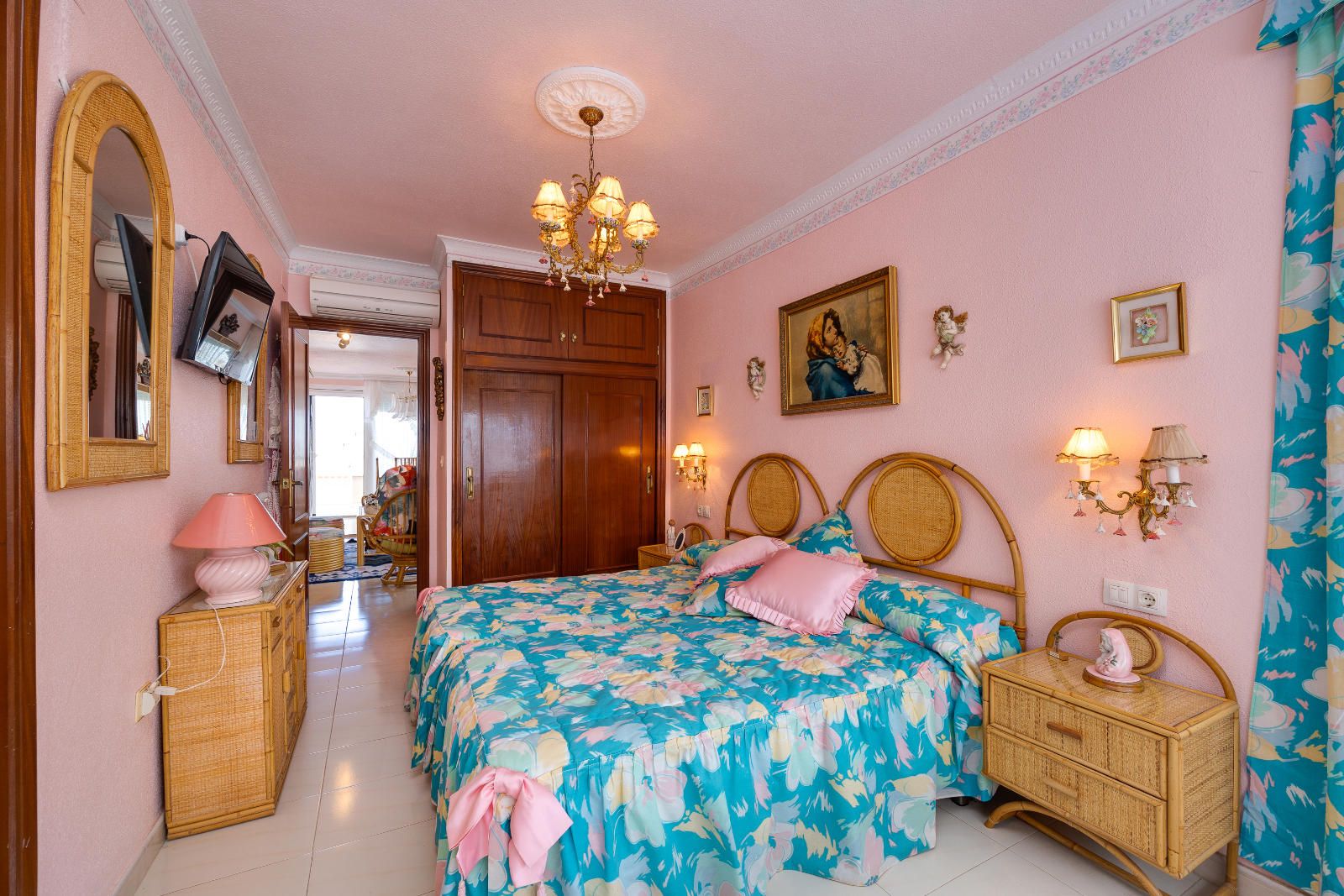 Útulný apartmán s bazénem a garáží v La Mata, Torrevieja – top lokalita pro bydlení i investici