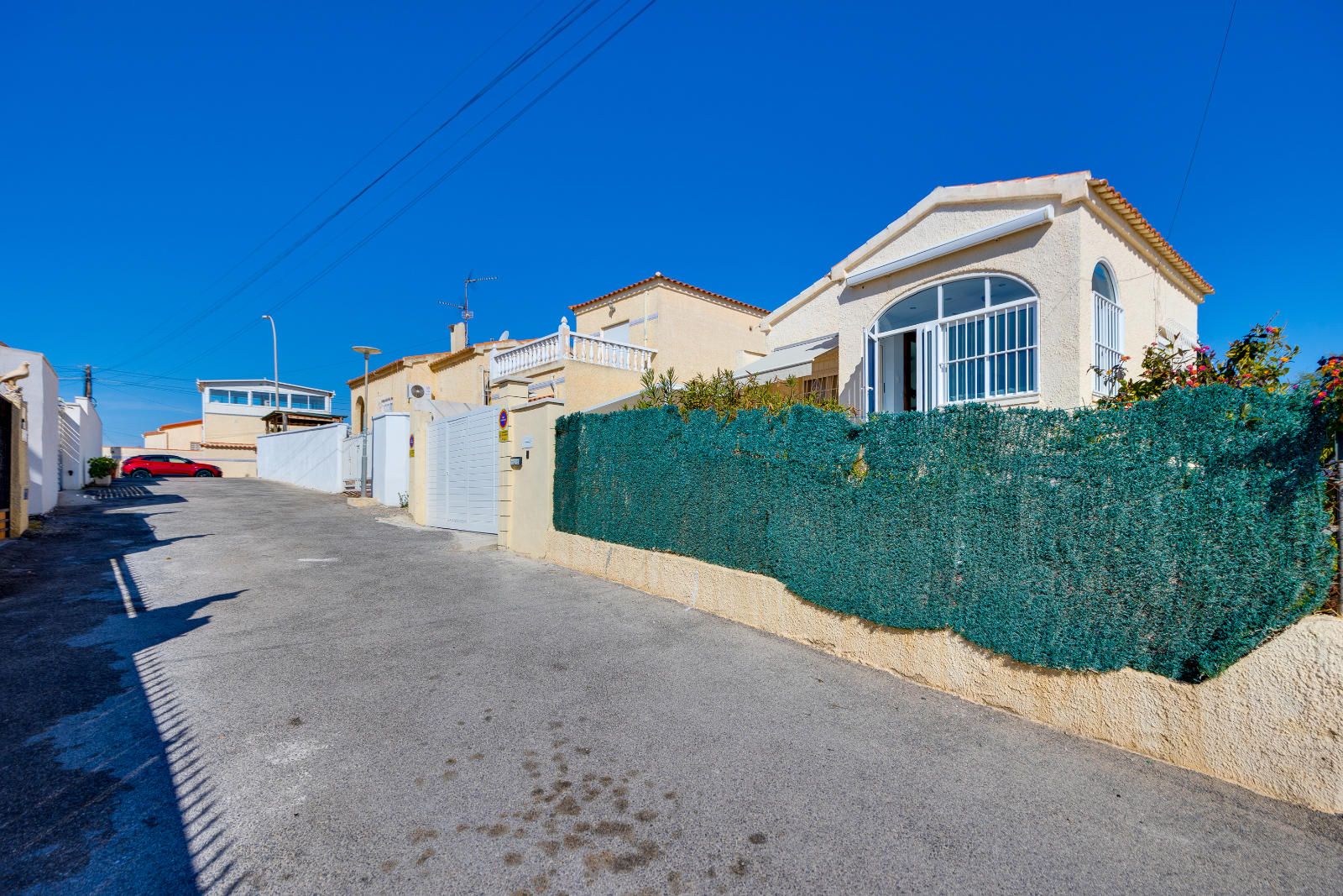 Detached Villa with Private Pool and Solar Energy in La Marina