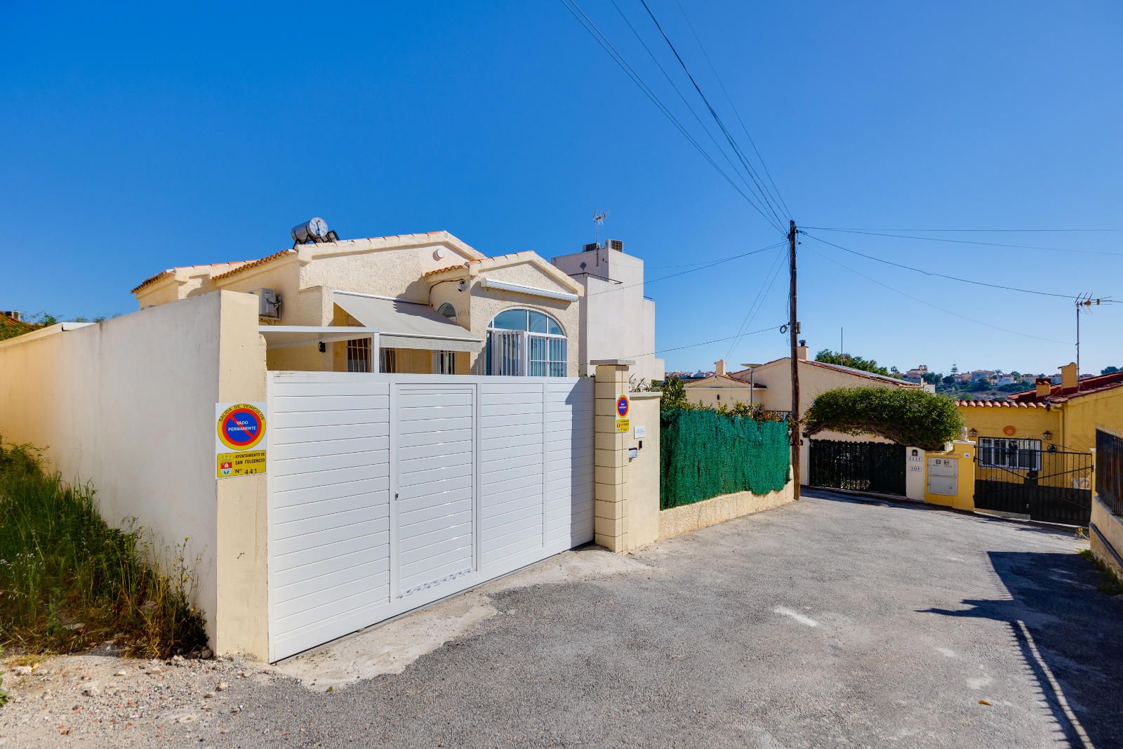 Detached Villa with Private Pool and Solar Energy in La Marina