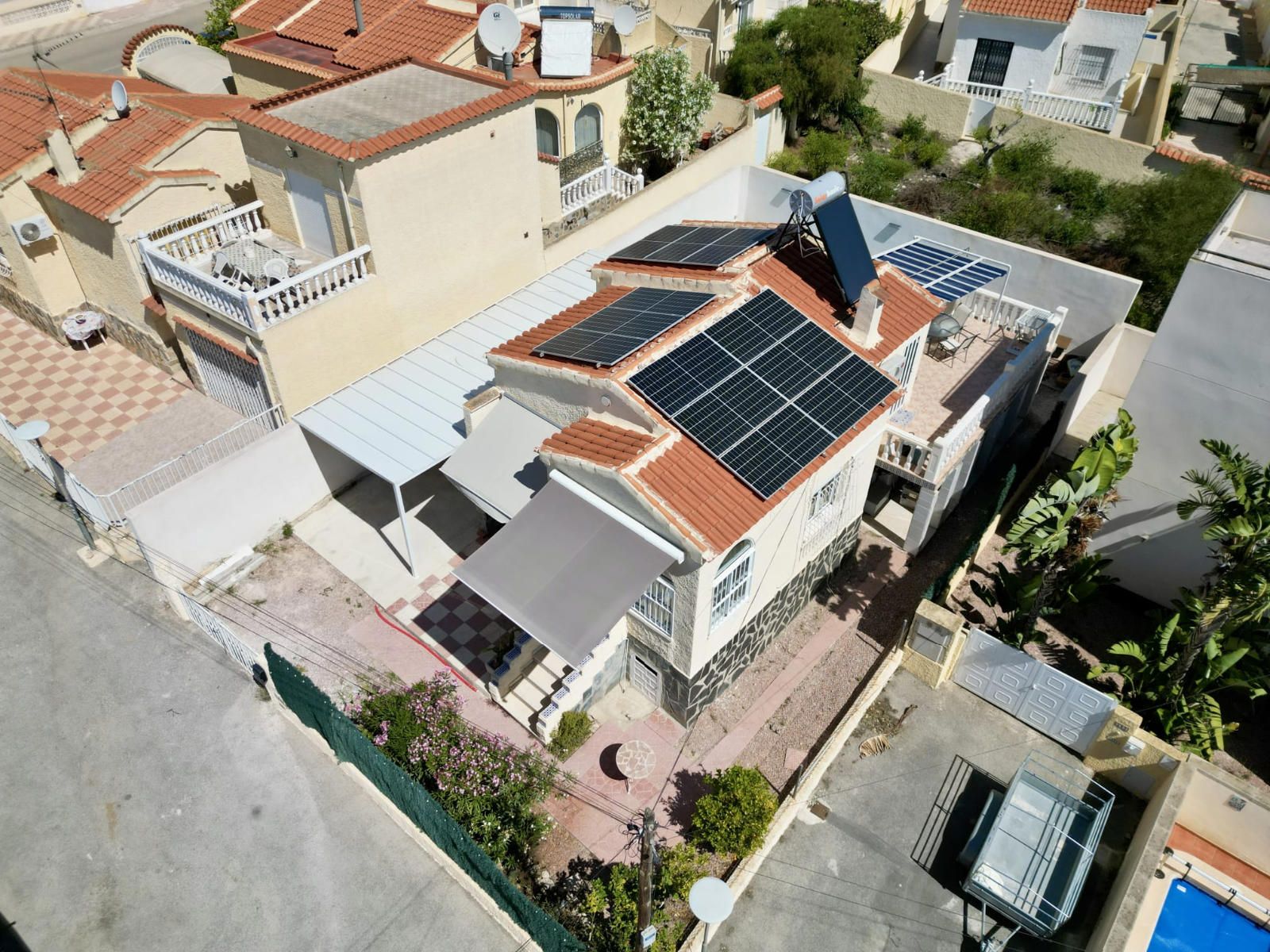Detached Villa with Private Pool and Solar Energy in La Marina