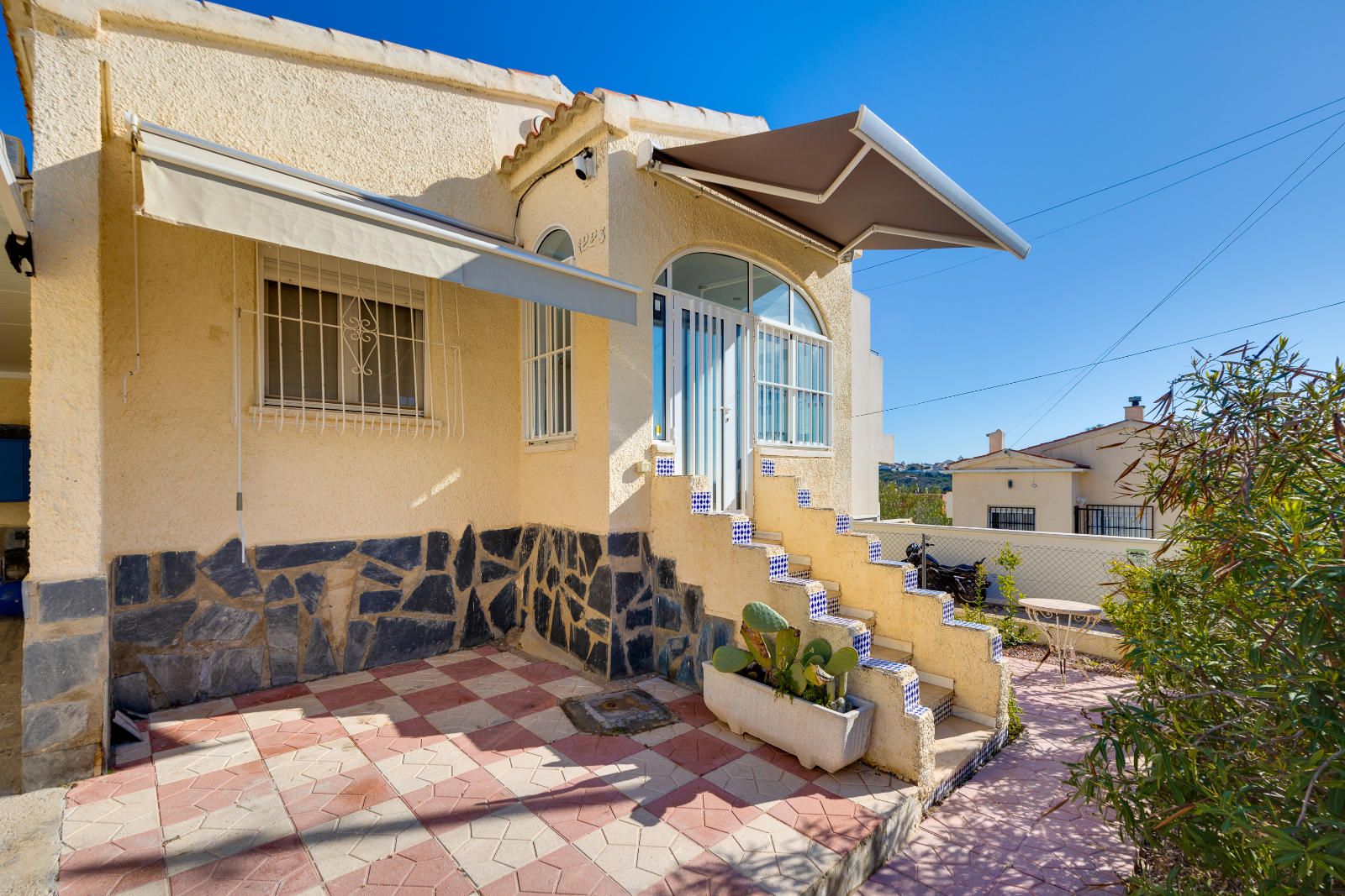 Detached Villa with Private Pool and Solar Energy in La Marina