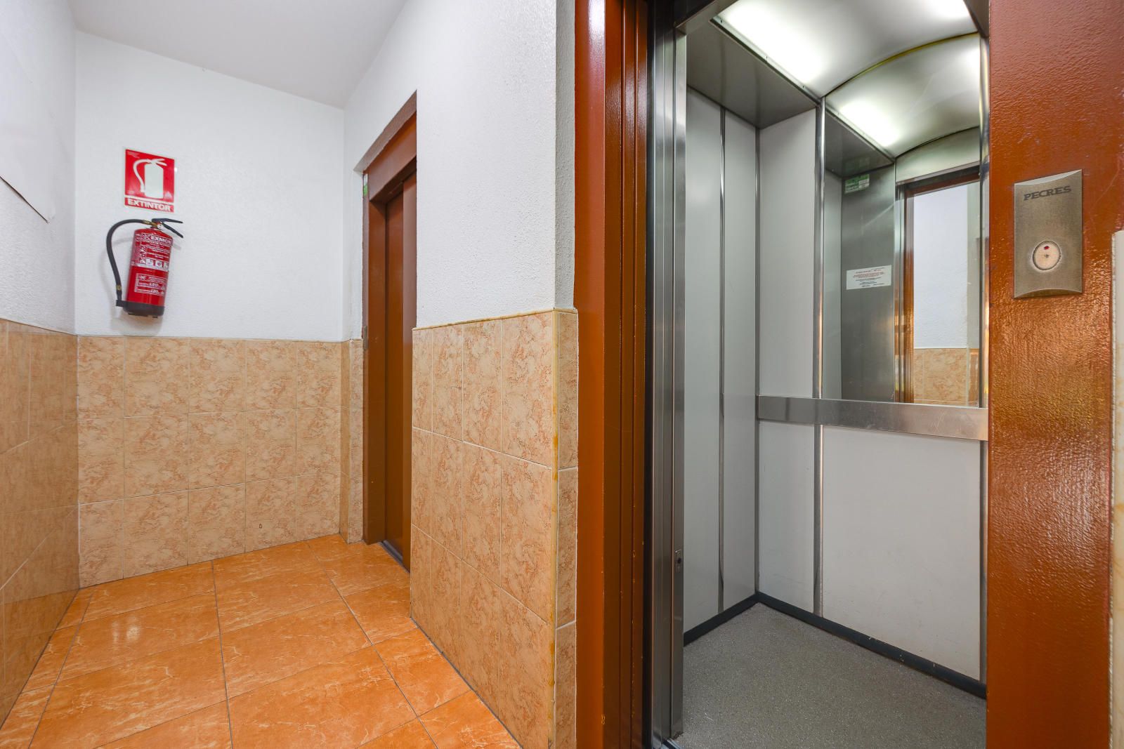 Exclusive Penthouse with Views of the Pink Lagoon – Torrevieja