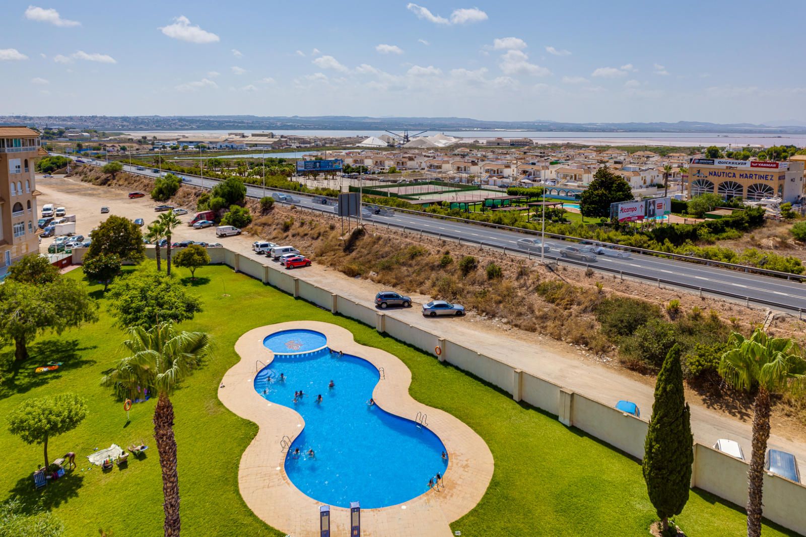 Exclusive Penthouse with Views of the Pink Lagoon – Torrevieja