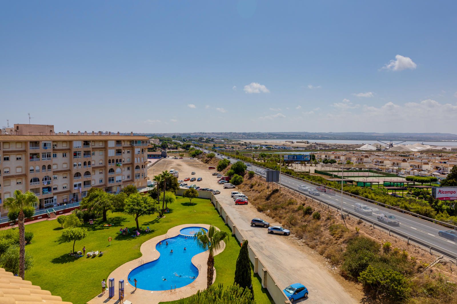 Exclusive Penthouse with Views of the Pink Lagoon – Torrevieja