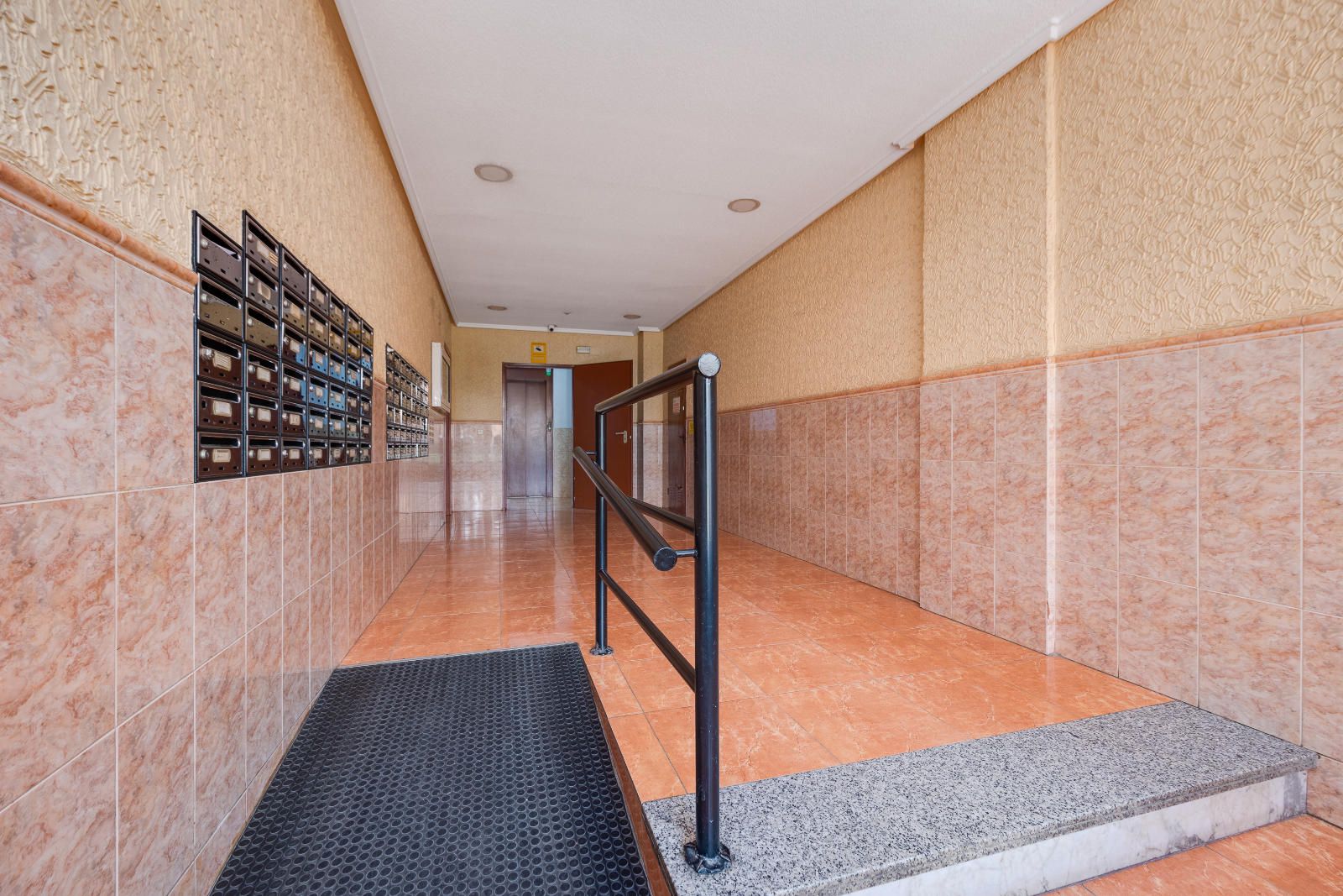 Exclusive Penthouse with Views of the Pink Lagoon – Torrevieja