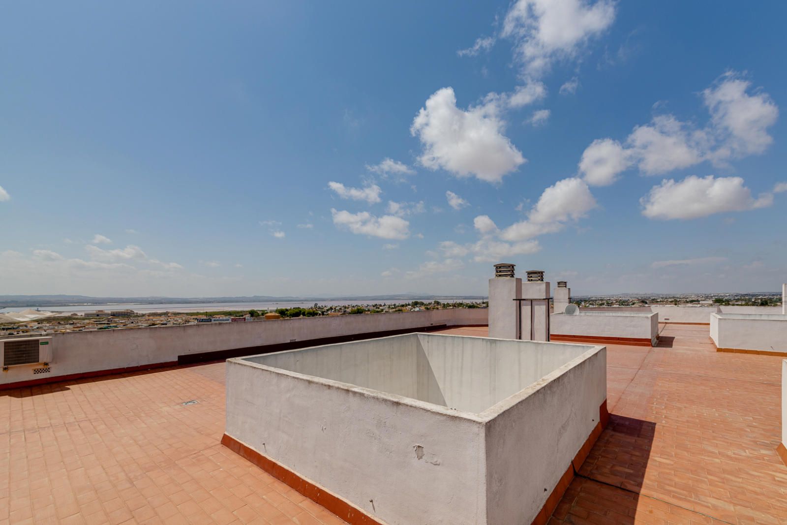 Exclusive Penthouse with Views of the Pink Lagoon – Torrevieja