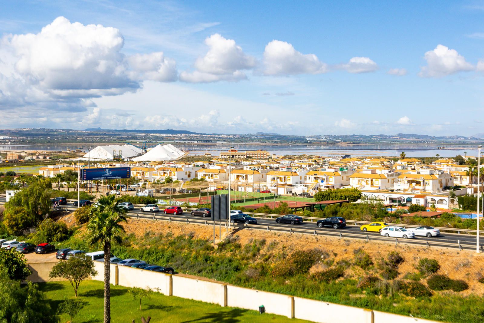 Exclusive Penthouse with Views of the Pink Lagoon – Torrevieja