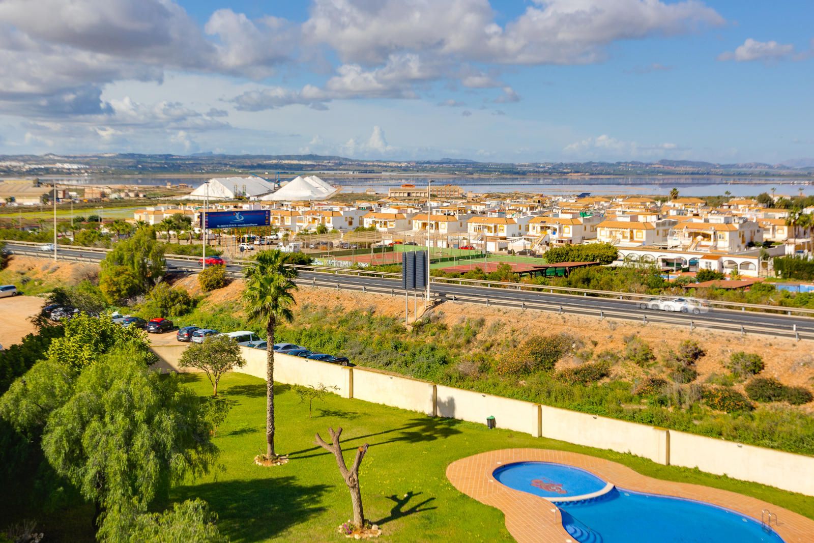 Bright Penthouse with Open Views in Parque de las Naciones – Torrevieja