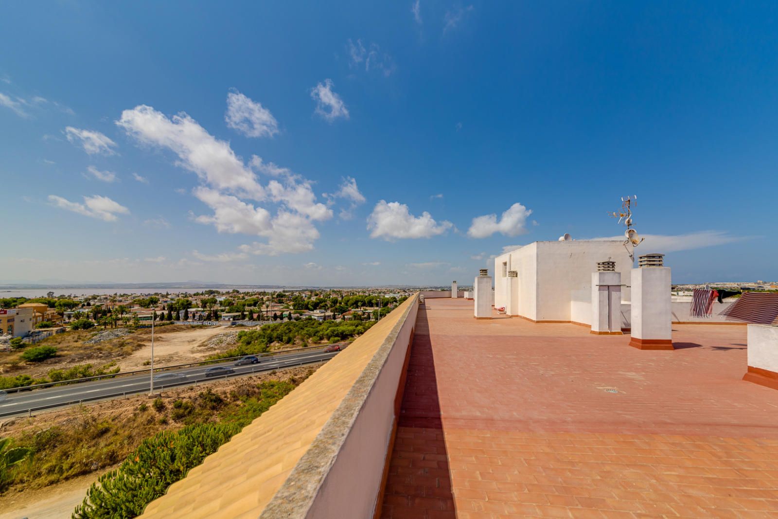 Bright Penthouse with Open Views in Parque de las Naciones – Torrevieja