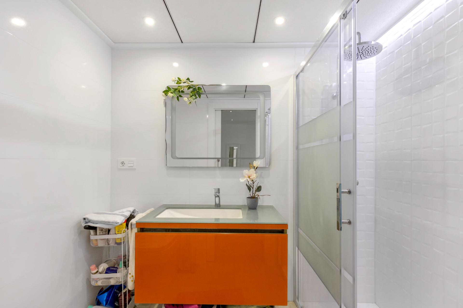 Renovated Ground Floor Bungalow Just 300 m from the Beach – Guardamar del Segura