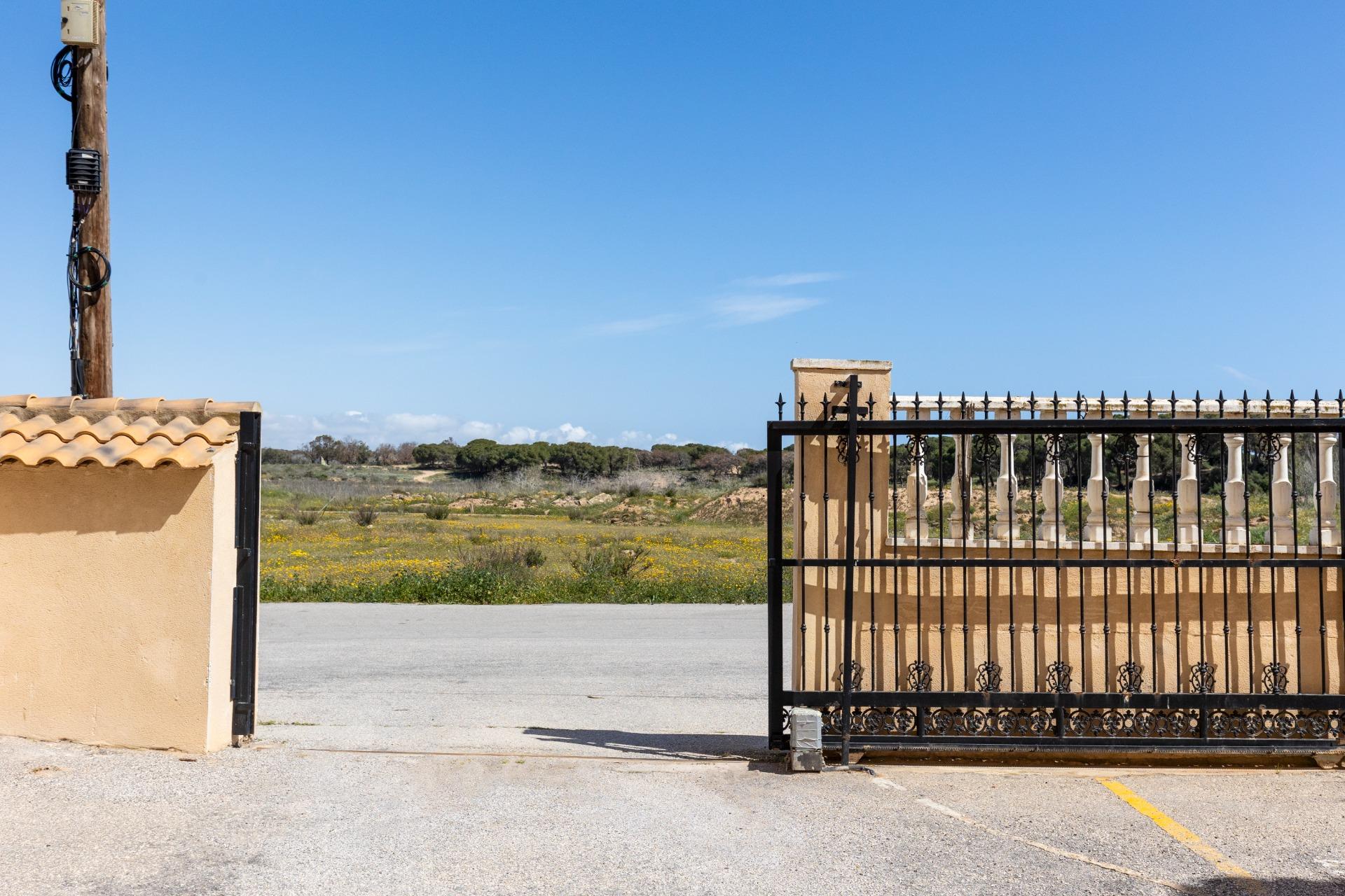 Renovated Ground Floor Bungalow Just 300 m from the Beach – Guardamar del Segura