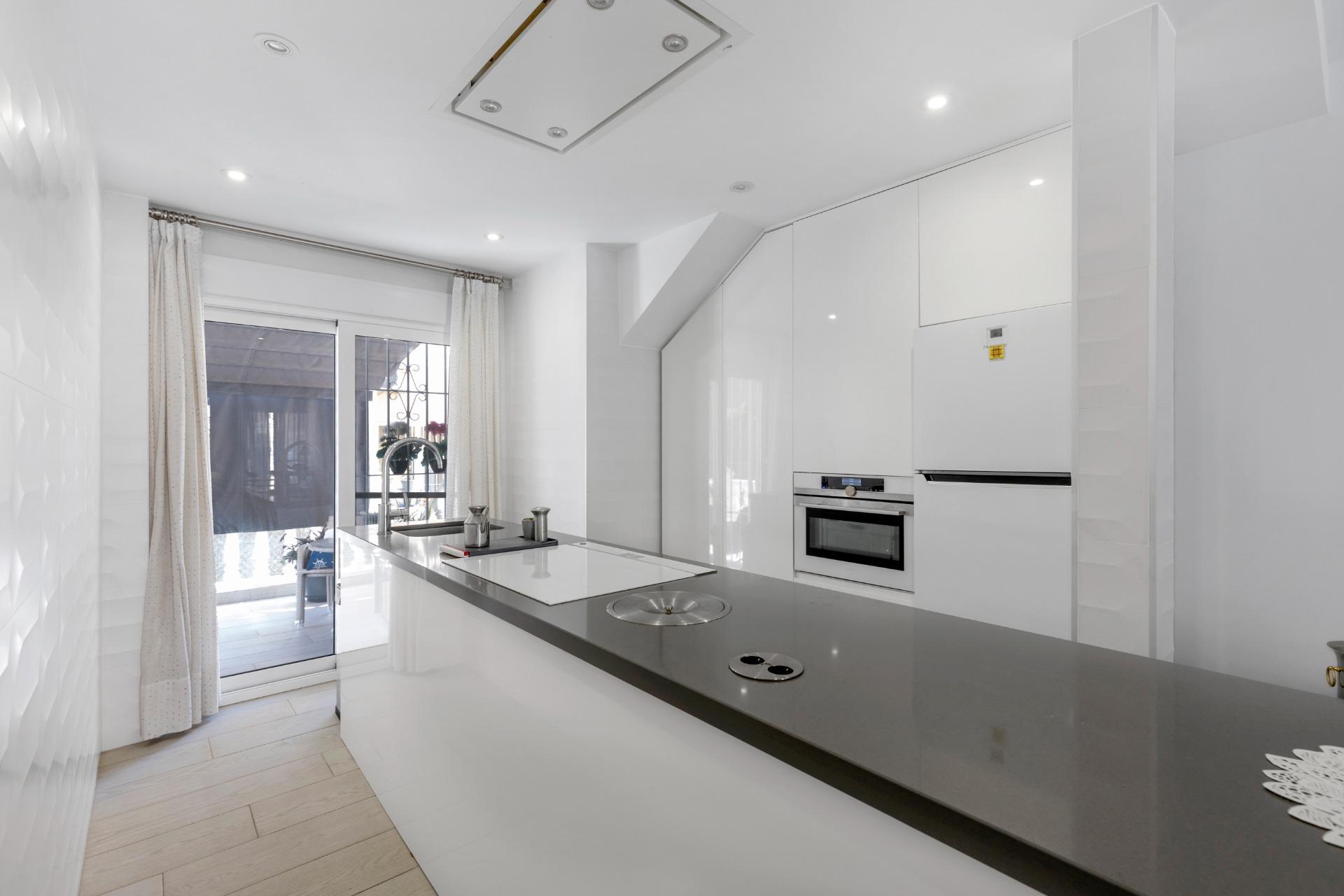 Renovated Ground Floor Bungalow Just 300 m from the Beach – Guardamar del Segura