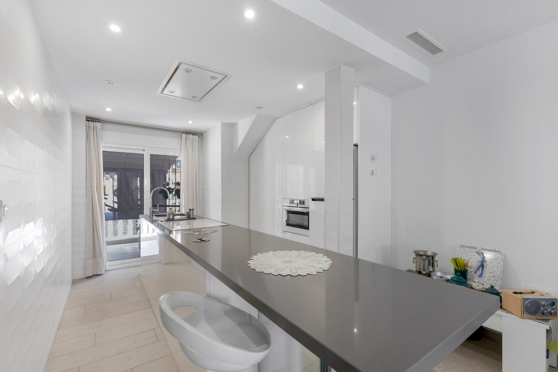 Renovated Ground Floor Bungalow Just 300 m from the Beach – Guardamar del Segura