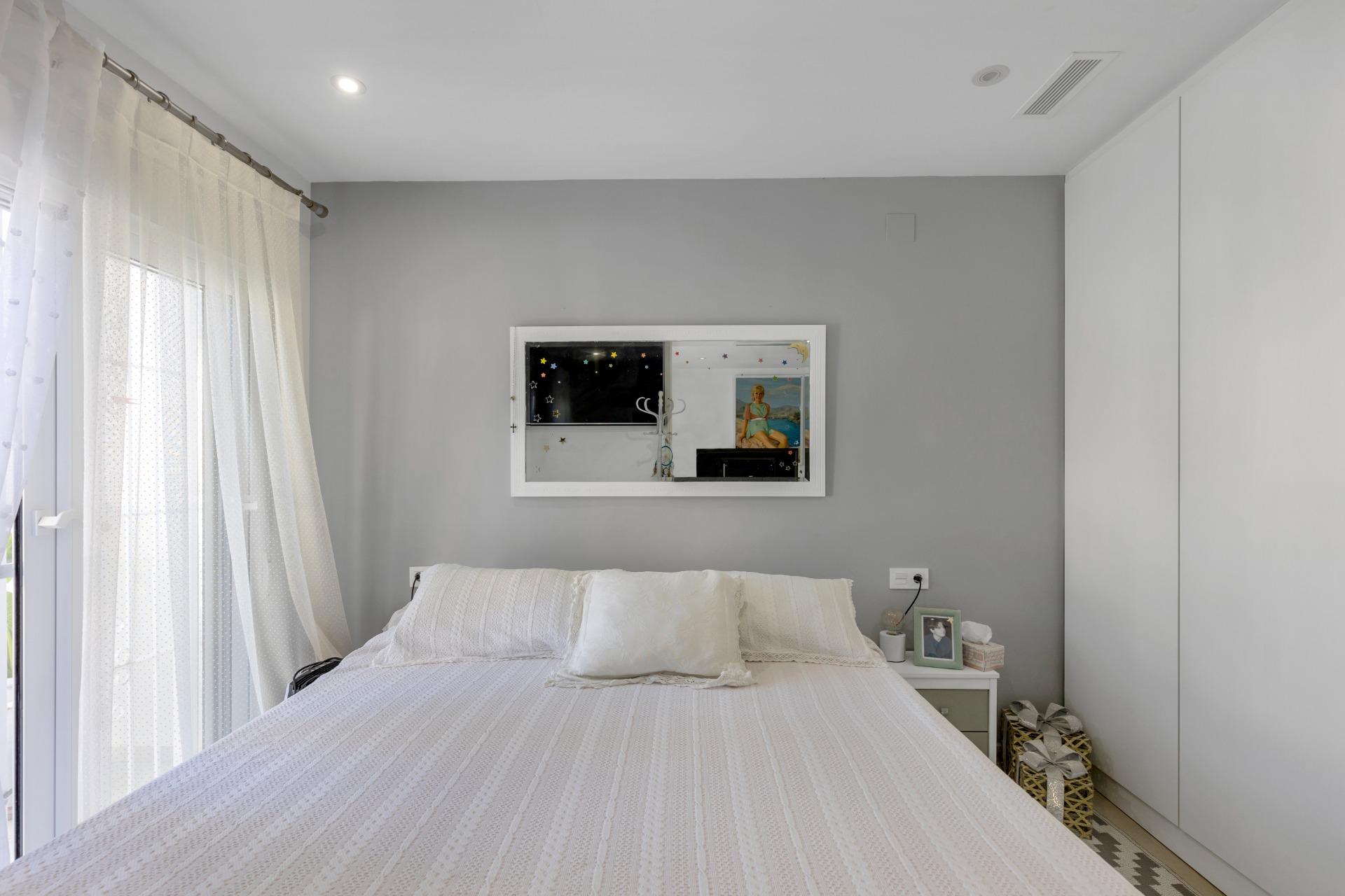 Renovated Ground Floor Bungalow Just 300 m from the Beach – Guardamar del Segura