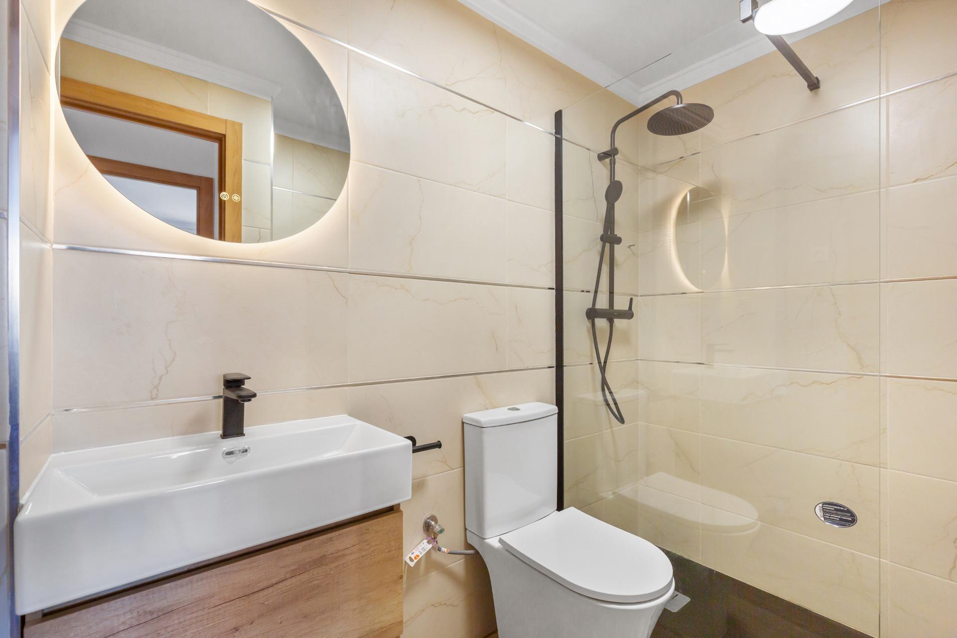 Renovated Apartment with Sea Views and Communal Pool