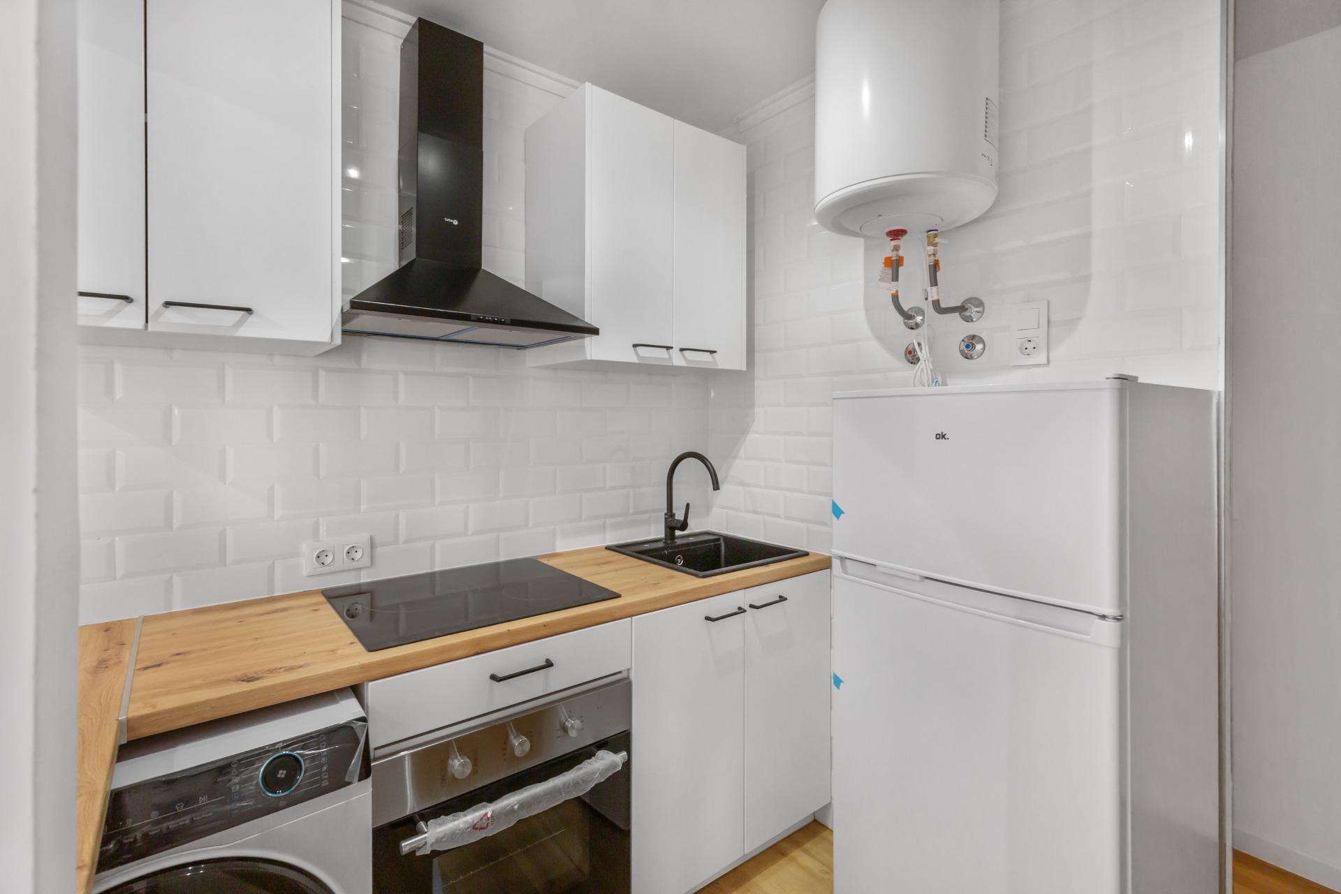 Renovated Apartment with Sea Views and Communal Pool