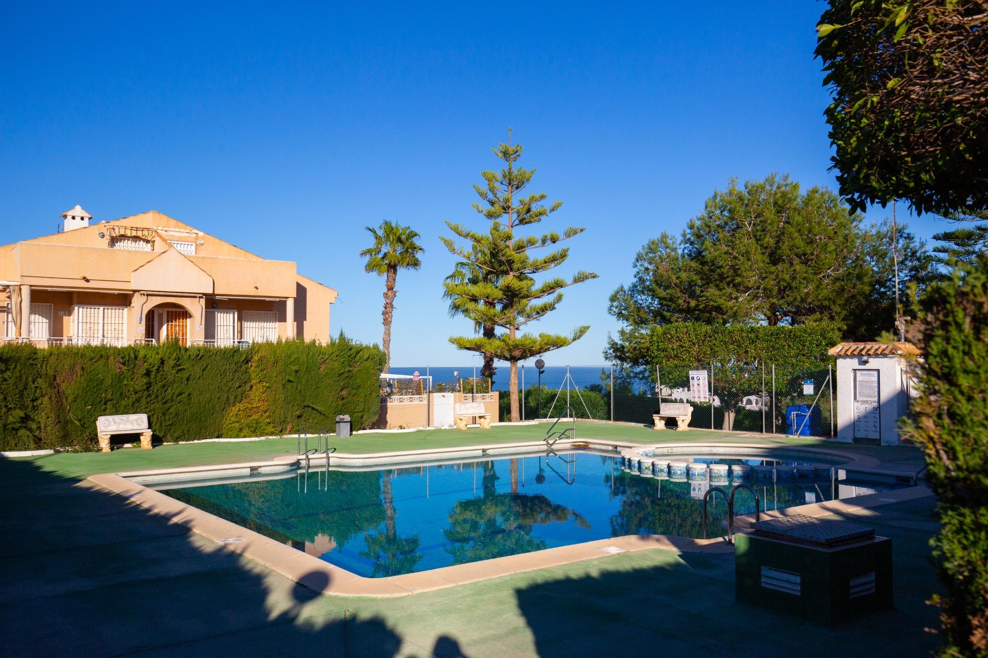 Renovated Apartment with Sea Views and Communal Pool