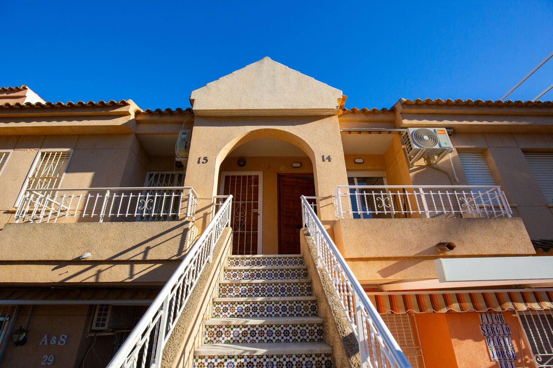 Renovated Apartment with Sea Views and Communal Pool