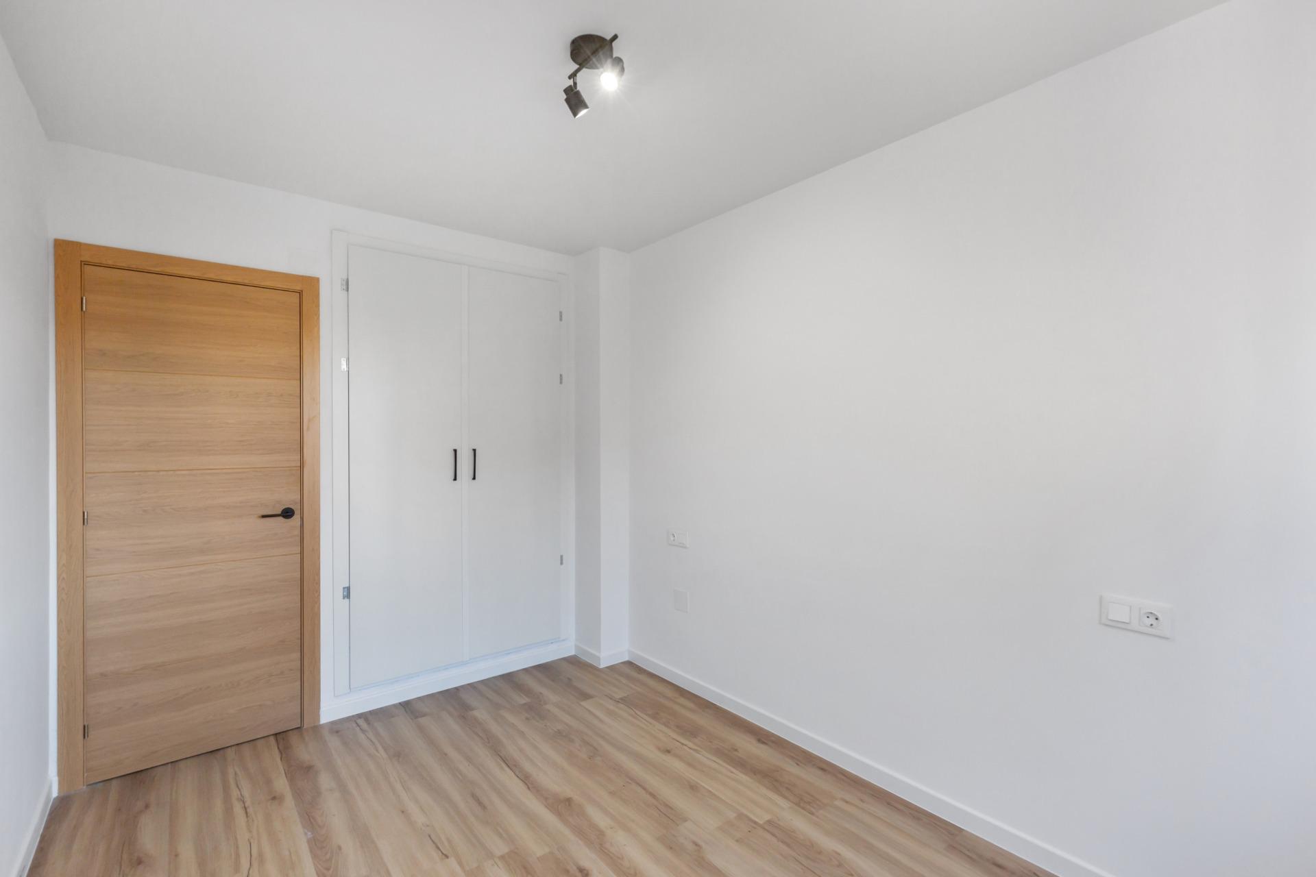 Renovated Apartment with Sea Views and Communal Pool