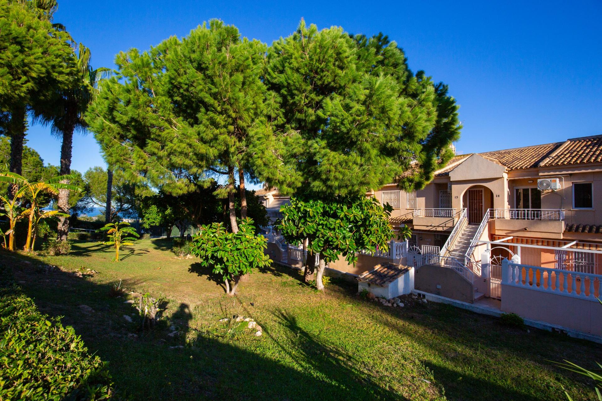 Renovated Apartment with Sea Views and Communal Pool