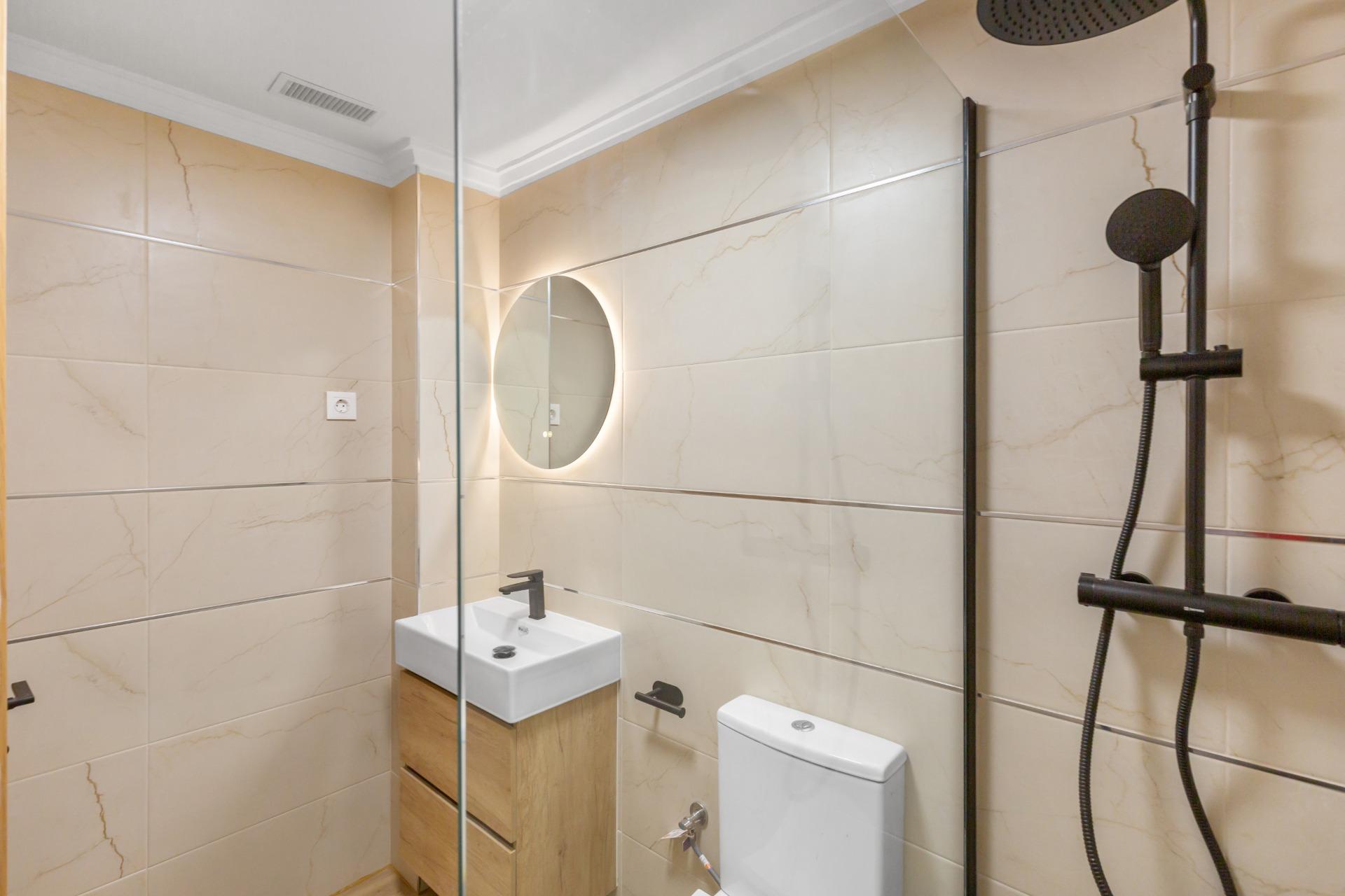 Renovated Apartment with Sea Views and Communal Pool