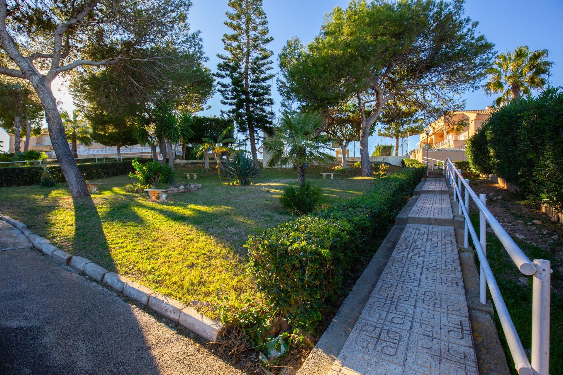 Renovated Apartment with Sea Views and Communal Pool