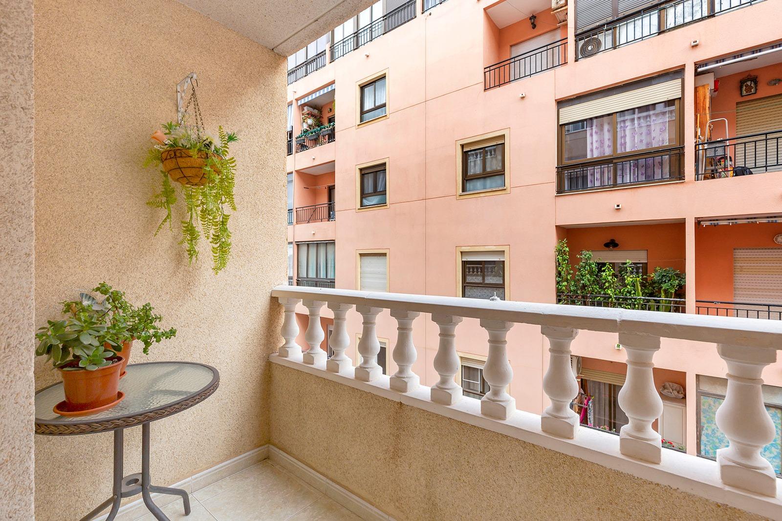 Bright Apartment with Terrace in Torrevieja