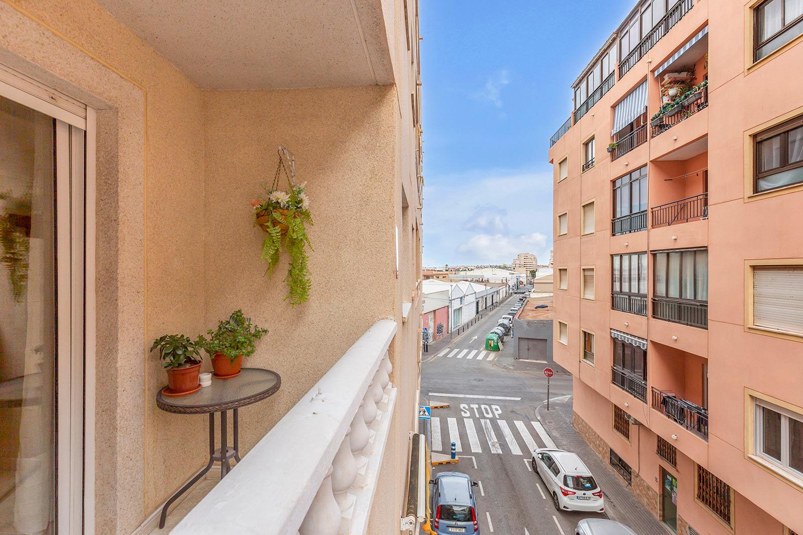Bright Apartment with Terrace in Torrevieja