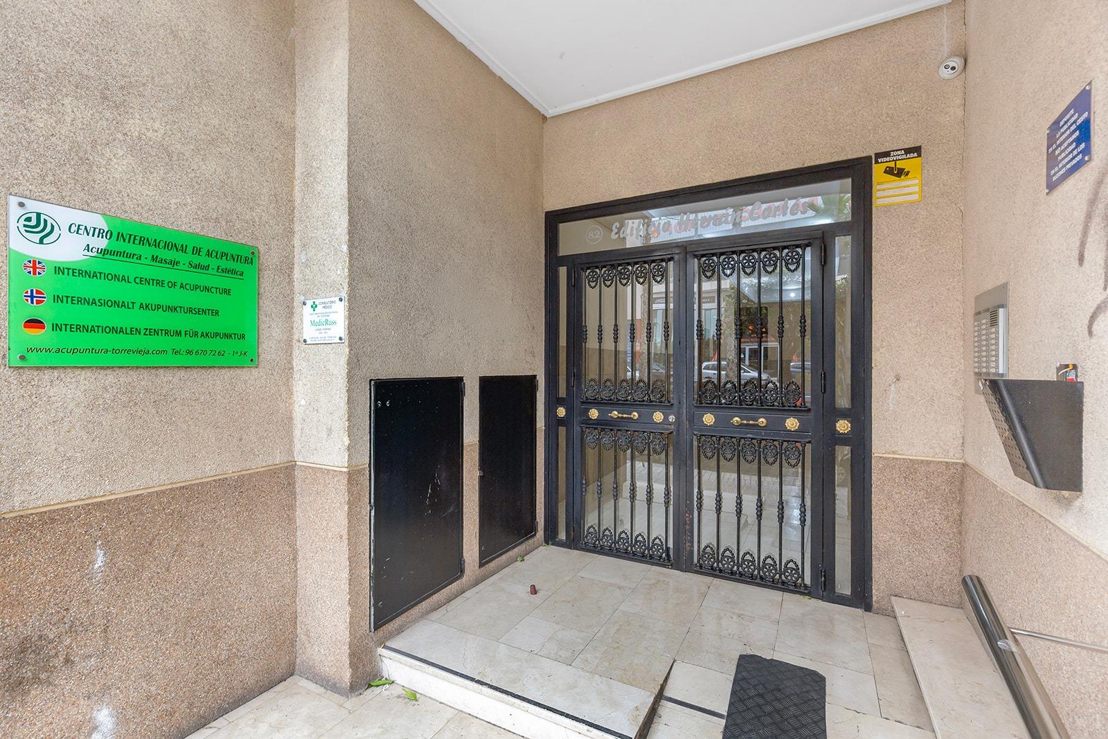 Bright Apartment with Terrace in Torrevieja