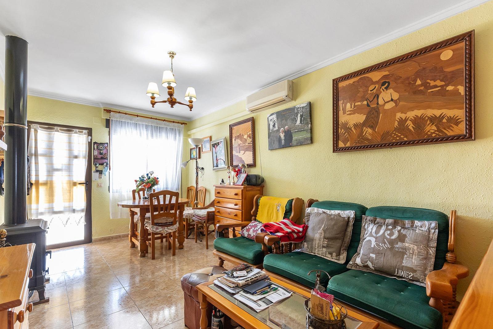 Property with South-Facing Plot Near the Salt Lagoon – Torrevieja