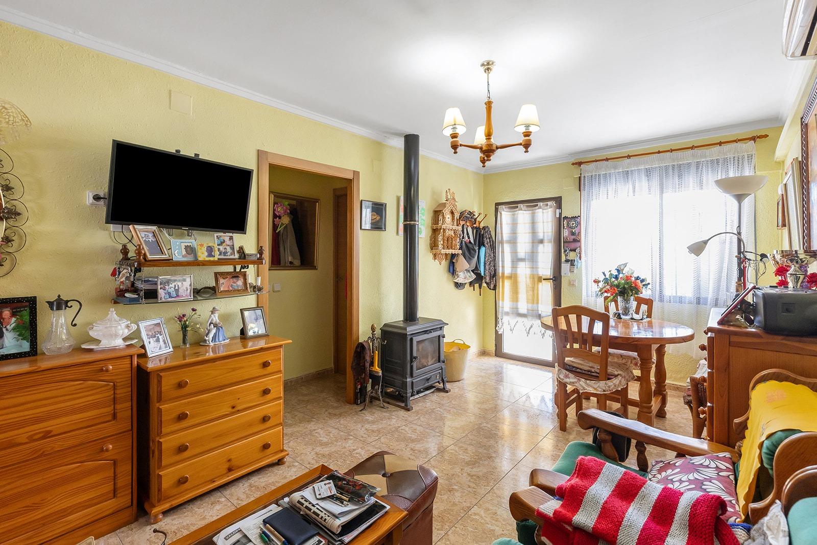 Property with South-Facing Plot Near the Salt Lagoon – Torrevieja