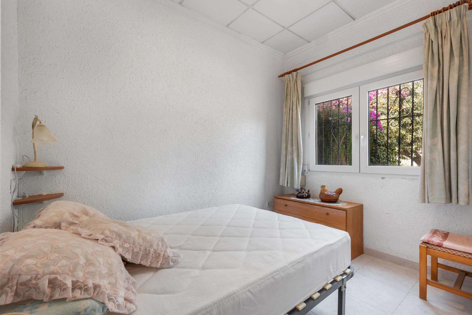 Opportunity: Detached House with Large 317 m² Plot in El Chaparral – La Siesta, Torrevieja