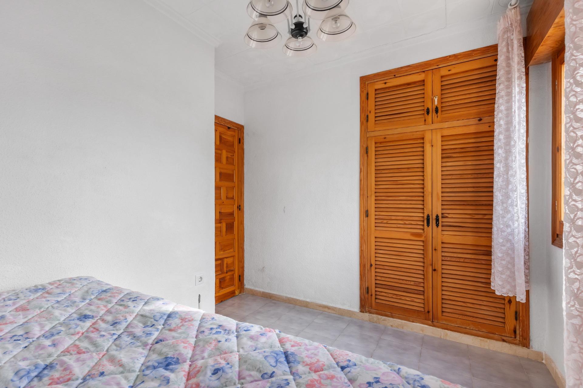 Opportunity: Detached House with Large 317 m² Plot in El Chaparral – La Siesta, Torrevieja