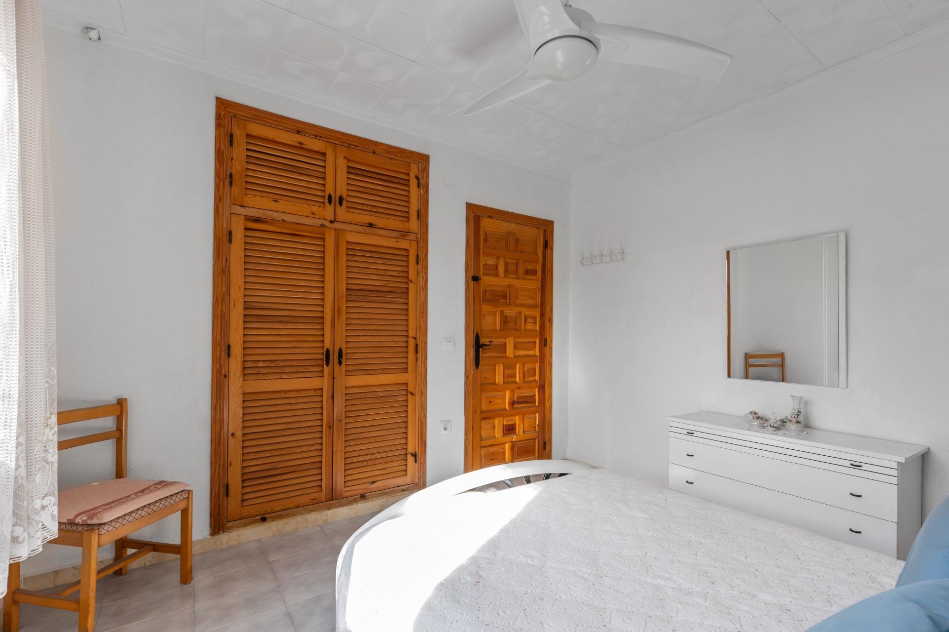 Opportunity: Detached House with Large 317 m² Plot in El Chaparral – La Siesta, Torrevieja